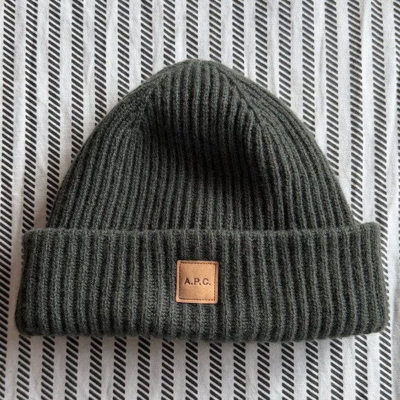 A.P.C. MICHELE KNIT WOOL & CASHMERE BEANIE IN GREEN SIZE 1 / SMALL/MEDIUM
